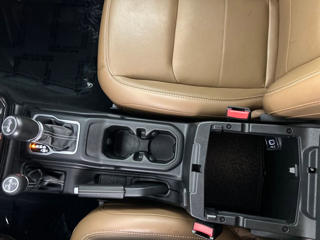 Used 2023 Jeep Wrangler Unlimited Sahara w/ Cold Weather Group image 15