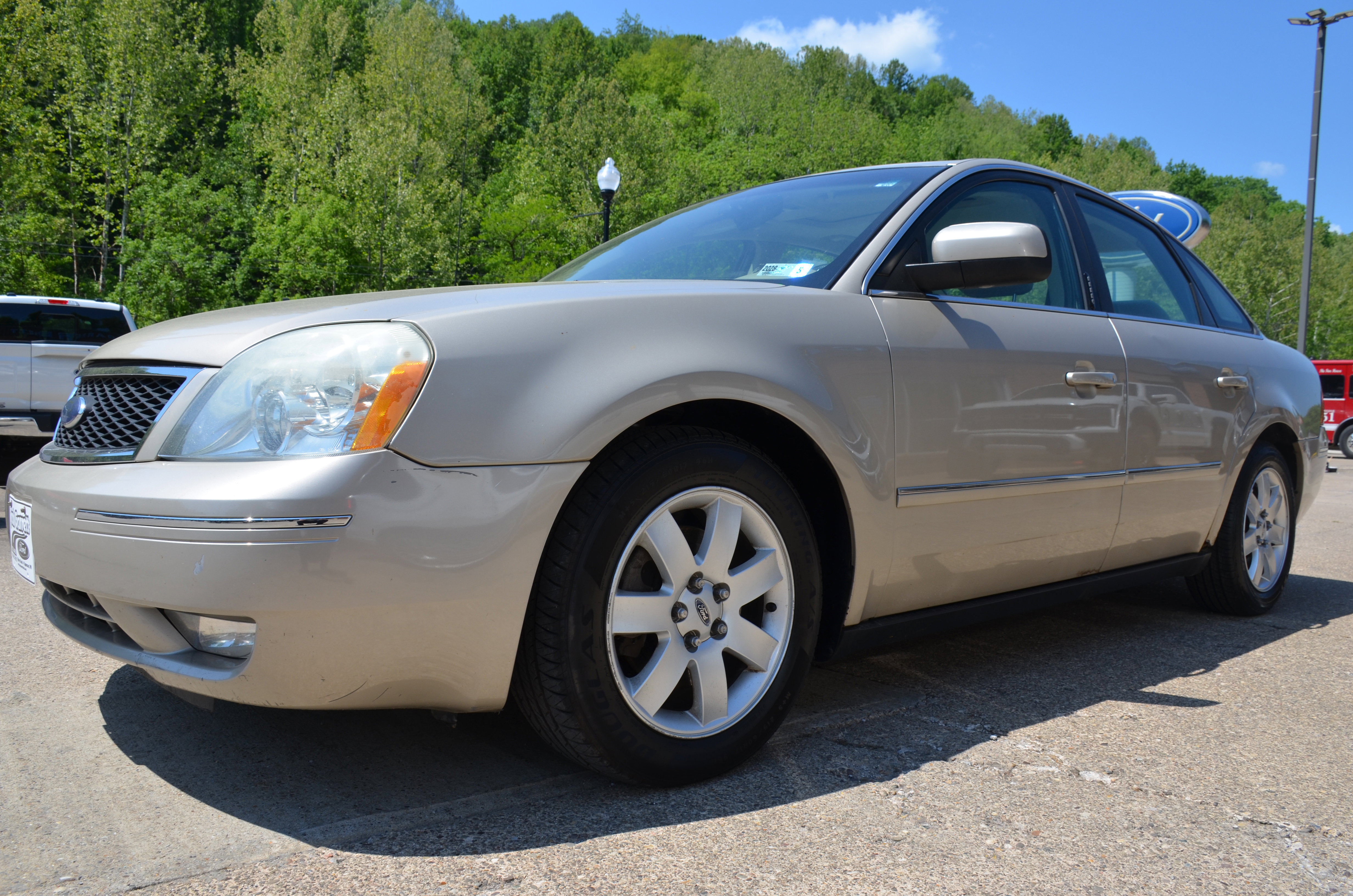 Used 2006 Ford Five Hundred SEL FWD image 2