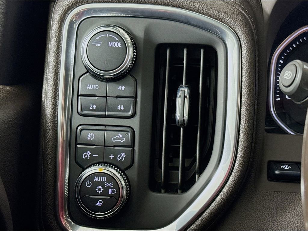 Used 2023 GMC Sierra 3500 Denali w/ Denali Ultimate Package image 9