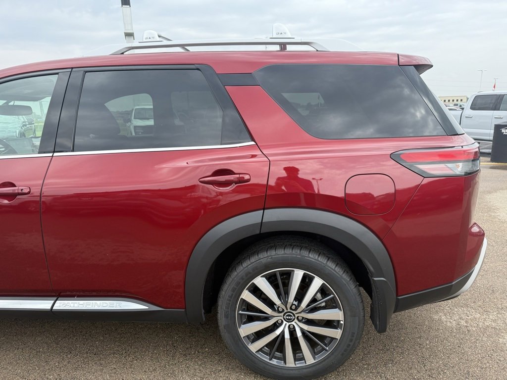 Used 2022 Nissan Pathfinder Platinum w/ Cargo Package image 29