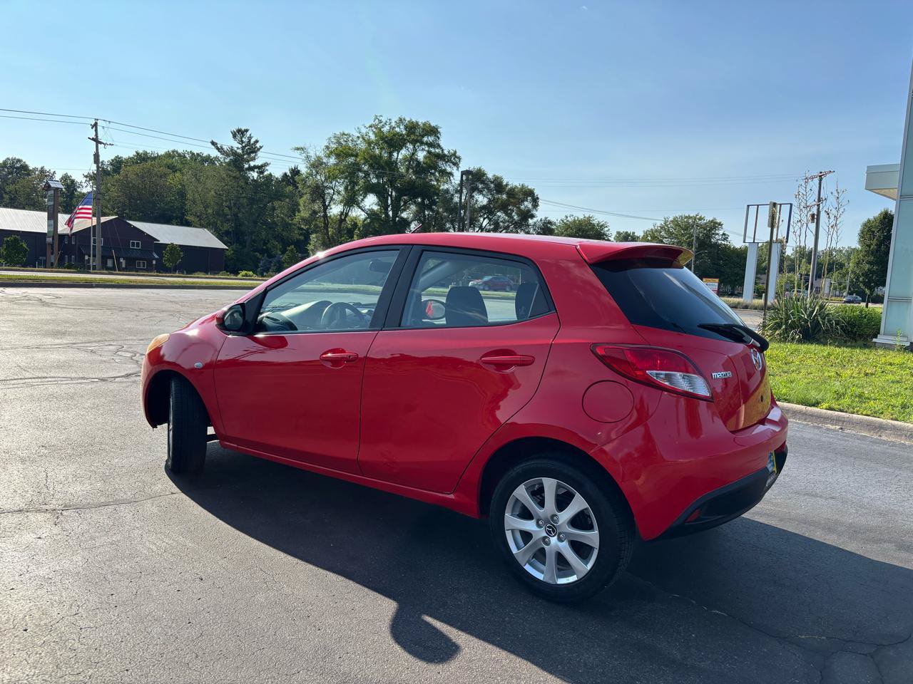 Used 2013 MAZDA MAZDA2 Touring FWD image 5
