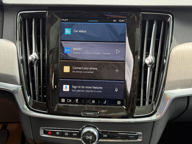 New 2025 Volvo V90 B6 Cross Country Plus w/ Protection Package Premier image 8