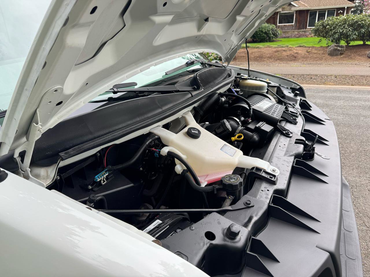 Used 2009 GMC Savana 3500 G3500 Cargo image 42