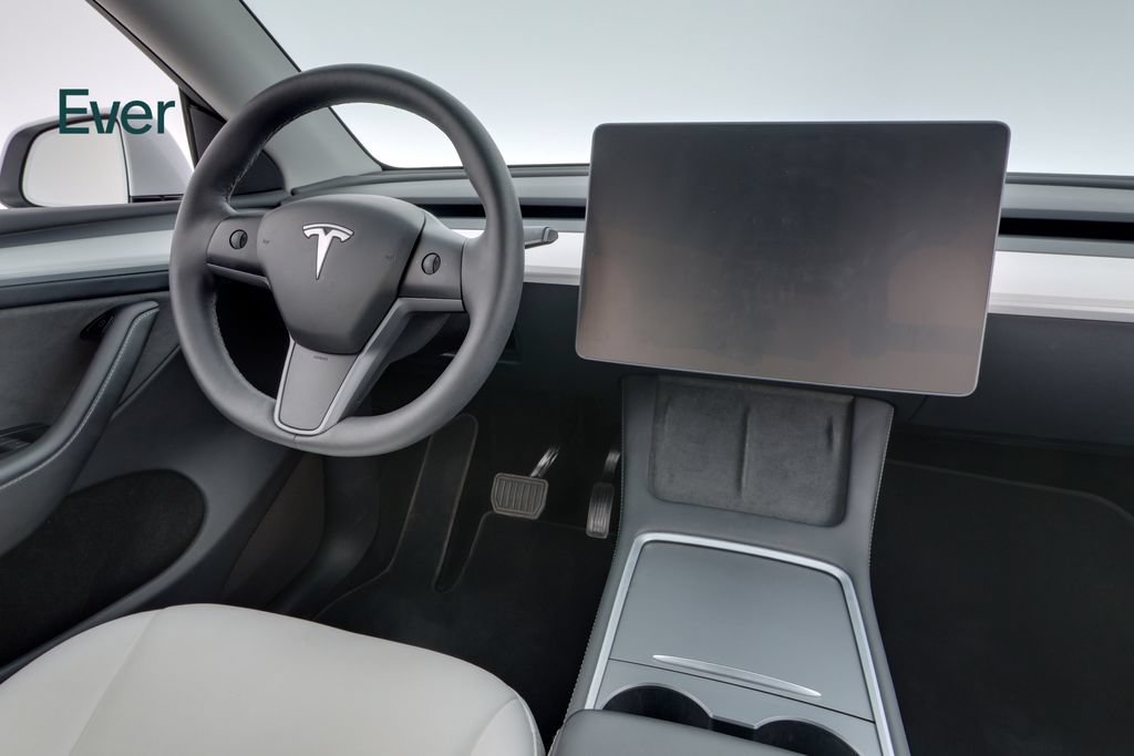 Used 2023 Tesla Model Y Long Range AWD/4WD image 23