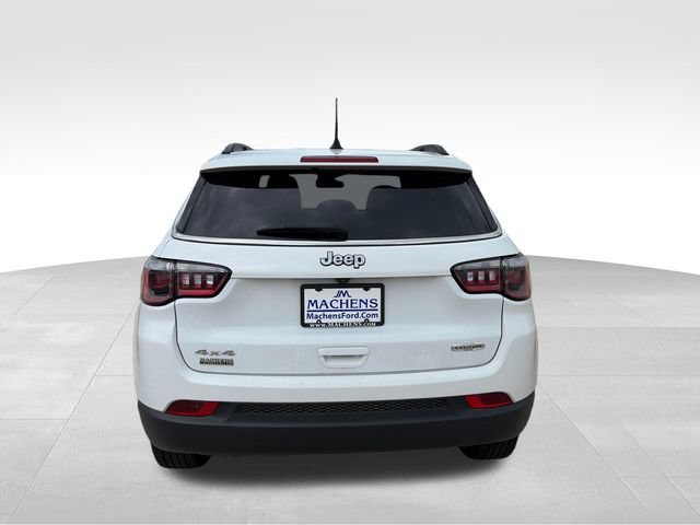 Used 2024 Jeep Compass Latitude AWD/4WD image 5