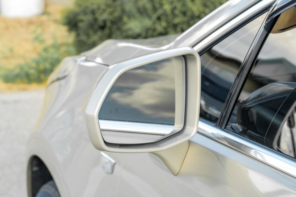 Used 2017 Cadillac XT5 Luxury w/ Driver Awareness Package FWD image 43
