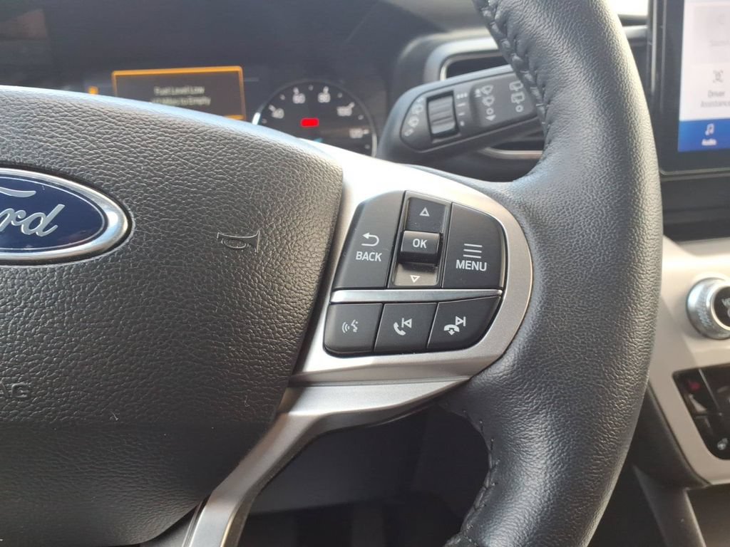 Used 2024 Ford Explorer XLT w/ Equipment Group 202A AWD/4WD image 18