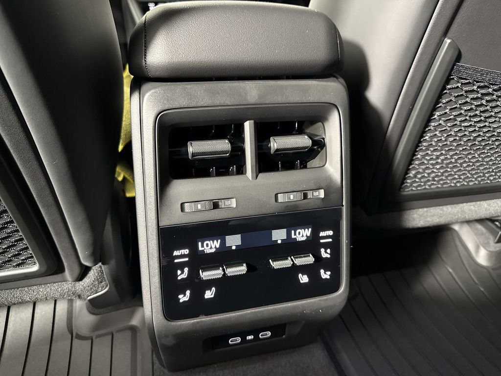 New 2025 Porsche Macan 4 Electric AWD/4WD image 17