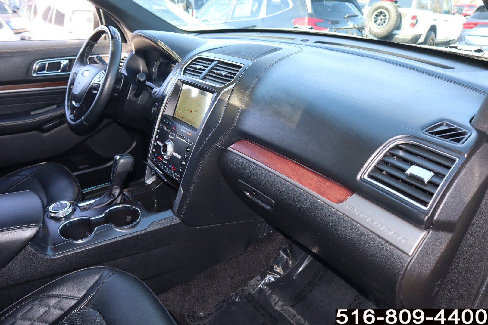 Used 2018 Ford Explorer Platinum image 26