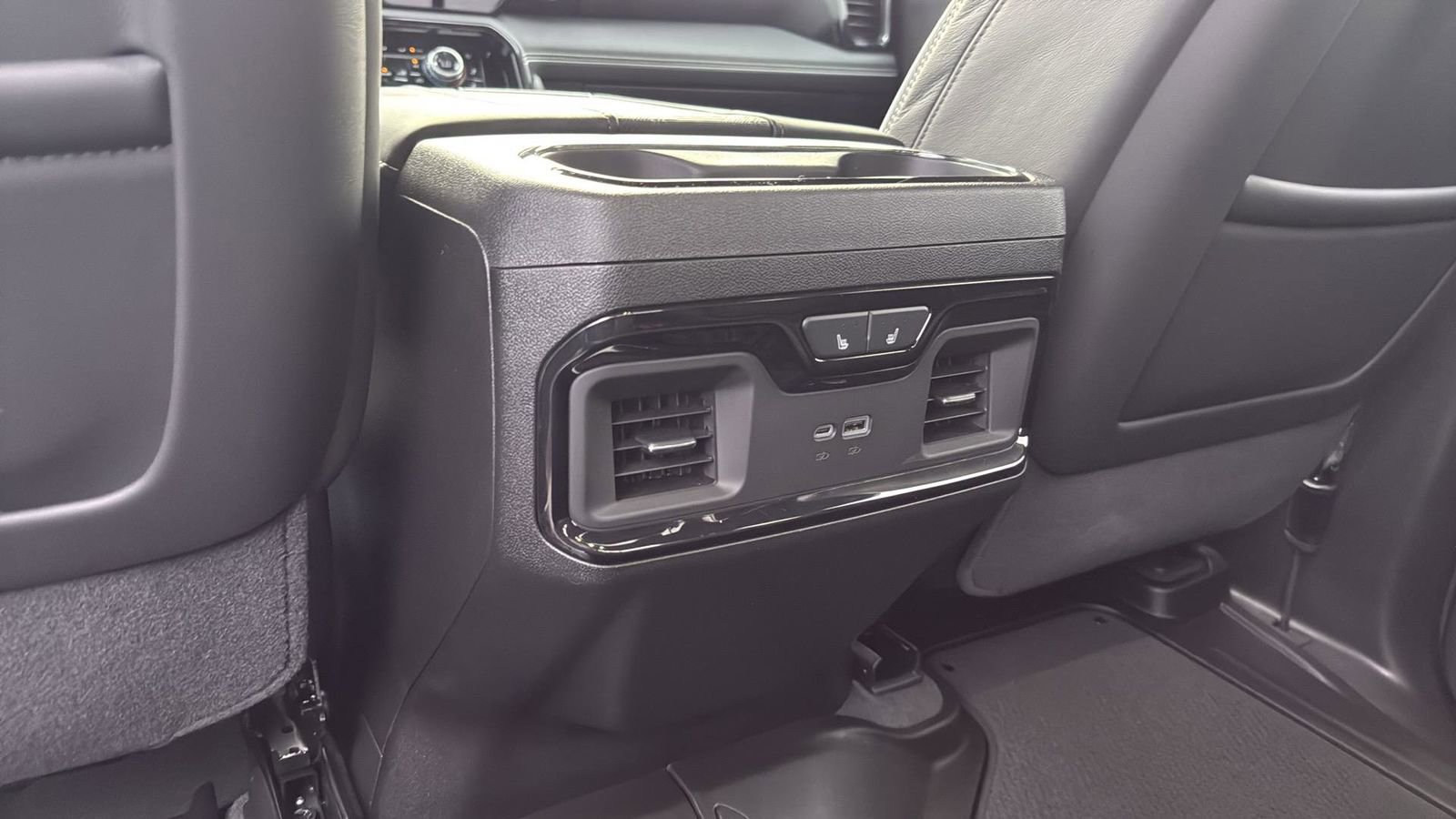 Used 2025 GMC Sierra 2500 AT4X image 28