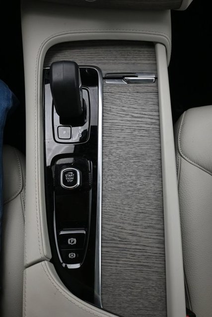 Used 2024 Volvo XC90 B6 Plus w/ Protection Package Premier AWD/4WD image 11