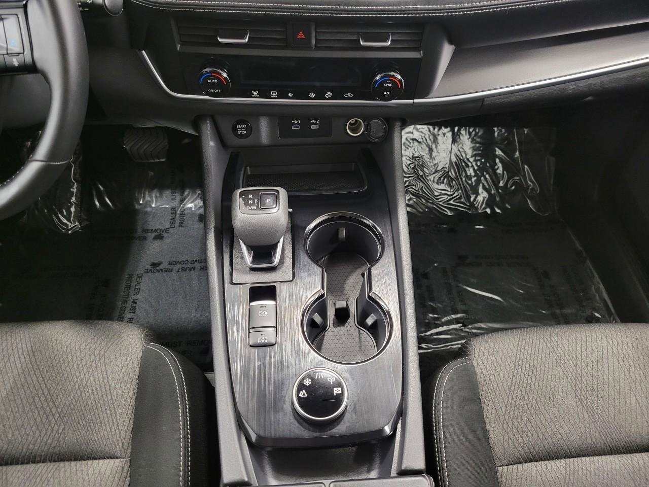 Used 2025 Nissan Rogue SV image 17