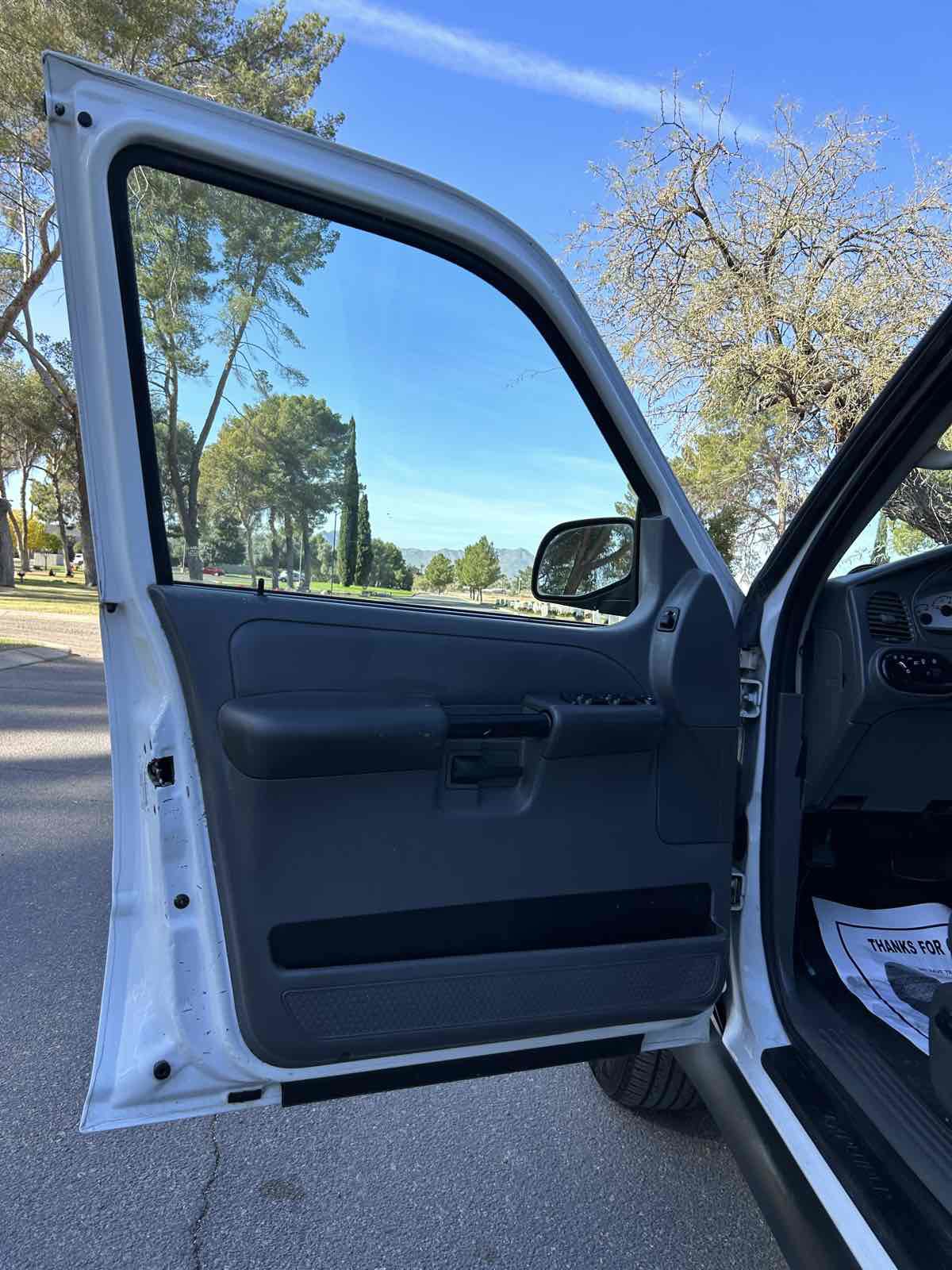 Used 2005 Ford Explorer Sport Trac XLT RWD image 21