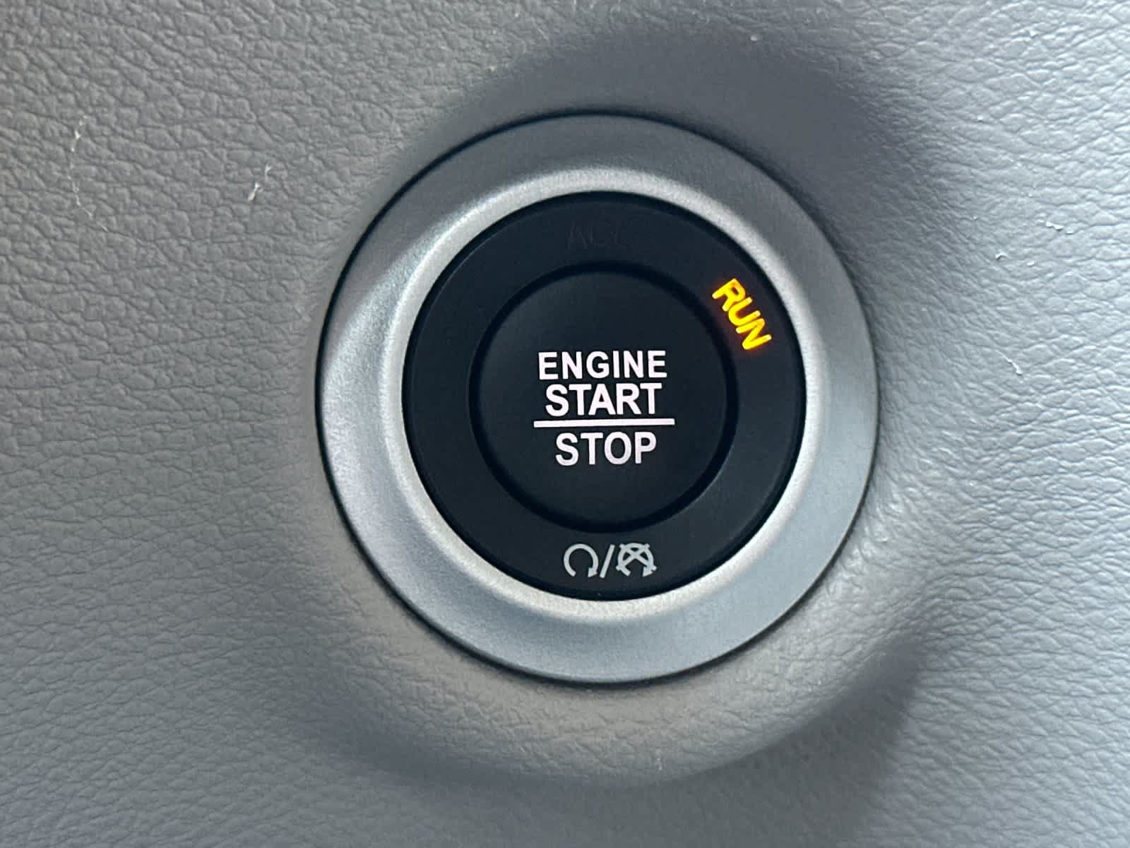 Used 2024 Chrysler Pacifica Touring-L FWD image 23