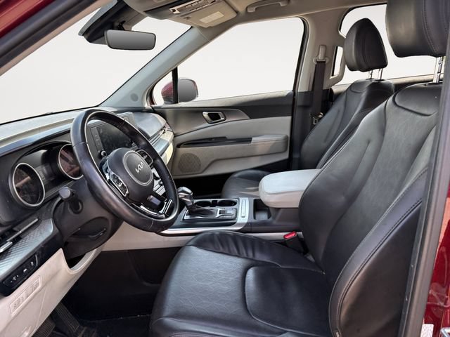 Used 2023 Kia Carnival LX FWD image 9
