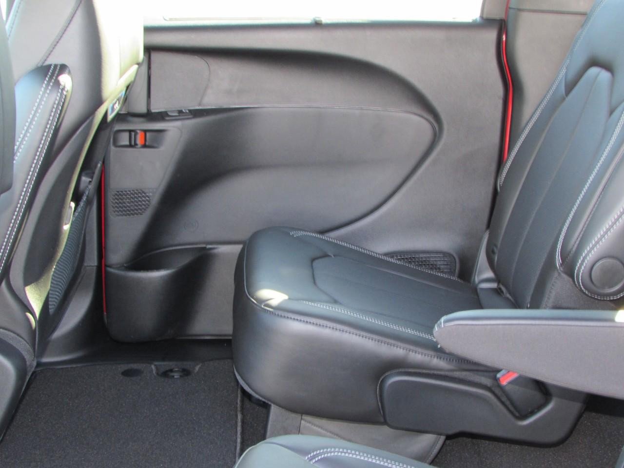 New 2026 Chrysler Pacifica Select image 23