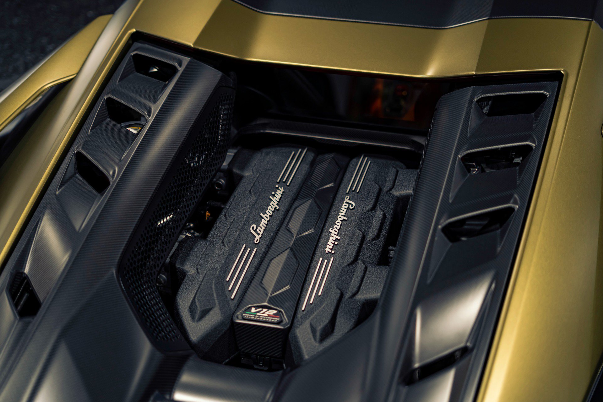 Used 2025 Lamborghini Revuelto AWD/4WD image 9
