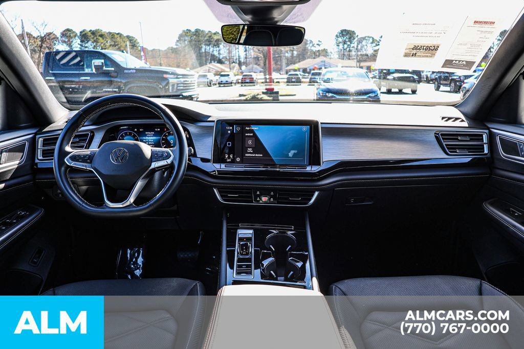 Used 2025 Volkswagen Atlas Cross Sport SE image 31
