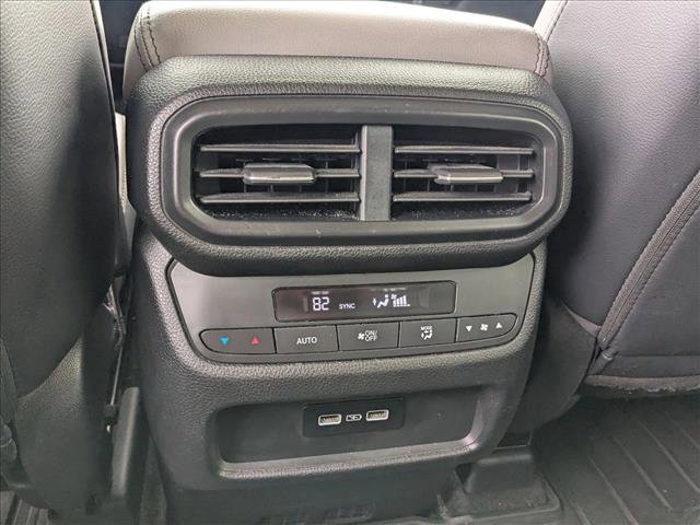 Used 2023 Honda Pilot Touring image 16