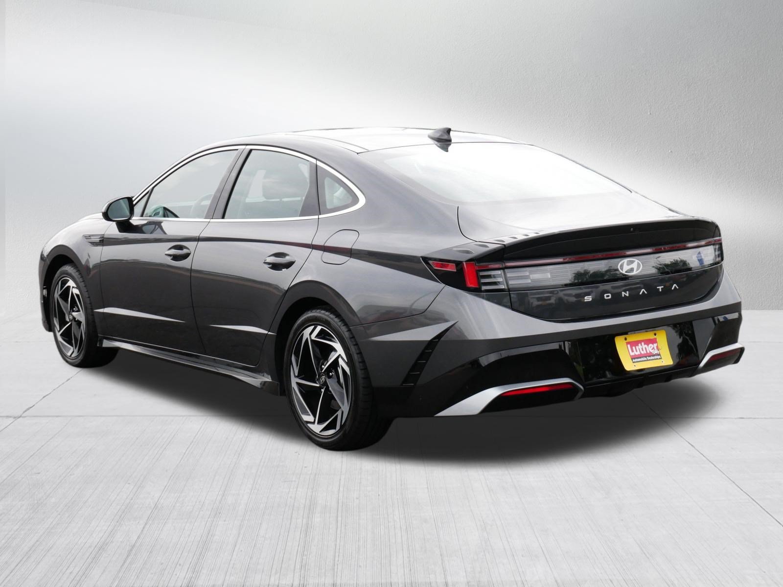 Used 2024 Hyundai Sonata SEL w/ Convenience Package FWD image 5