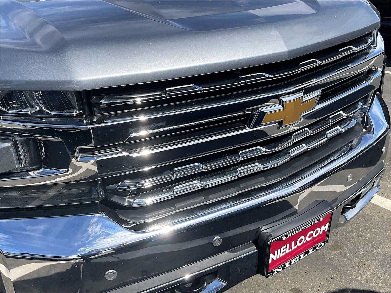 Used 2019 Chevrolet Silverado 1500 LTZ w/ LTZ Plus Package AWD/4WD image 32