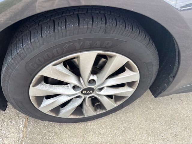 Used 2018 Kia Optima S w/ Panoramic Sunroof Package FWD image 2