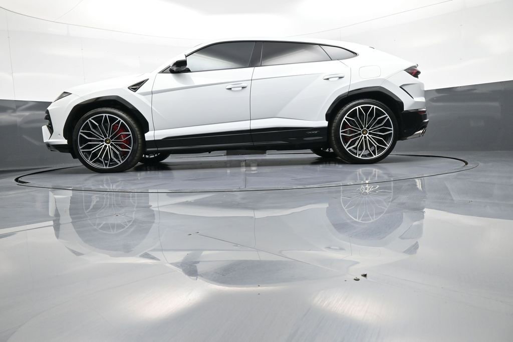 Used 2025 Lamborghini Urus SE AWD/4WD image 38