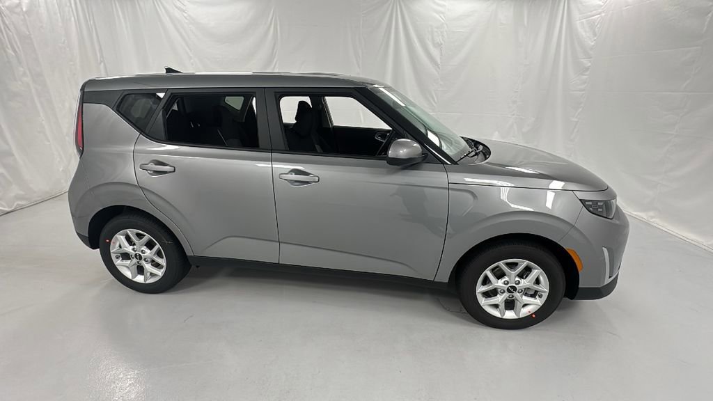 New 2025 Kia Soul LX image 2