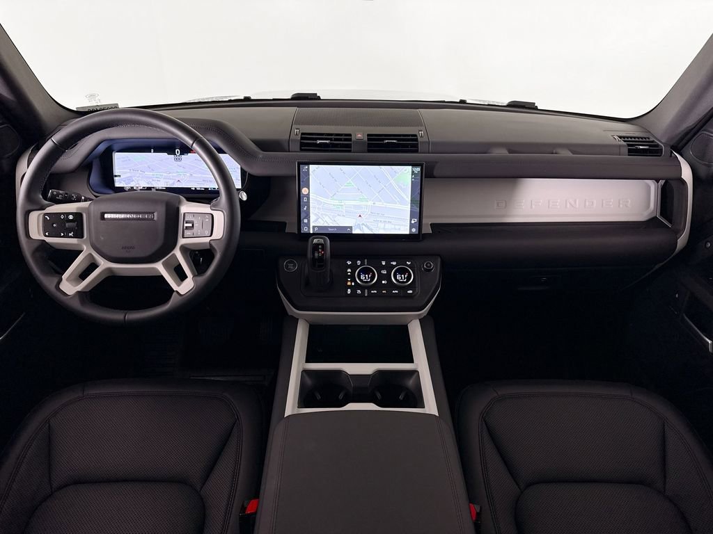 Used 2025 Land Rover Defender 130 S image 9