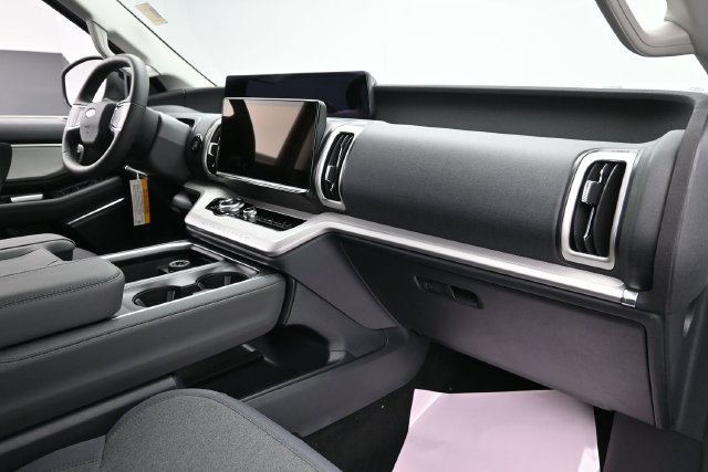 New 2027 Ford Expedition Max Active RWD image 35