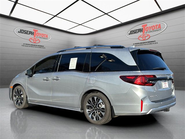 Used 2025 Honda Odyssey Elite image 3