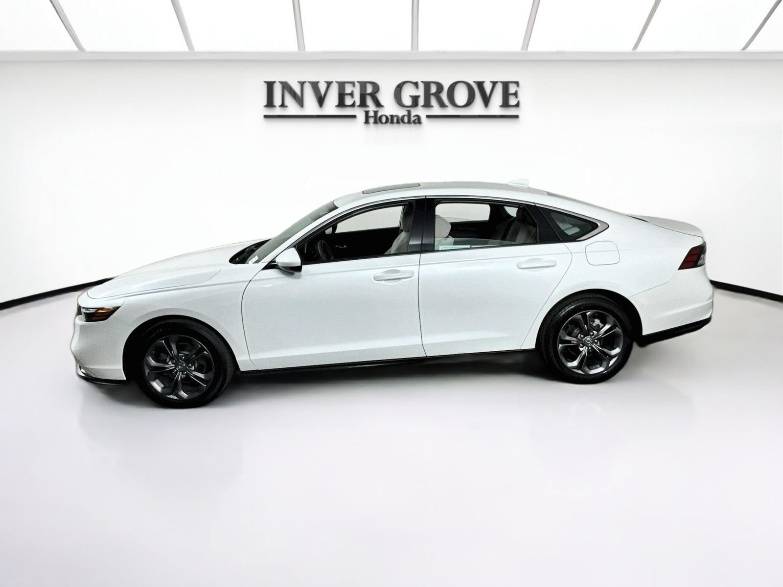 Used 2023 Honda Accord EX image 8