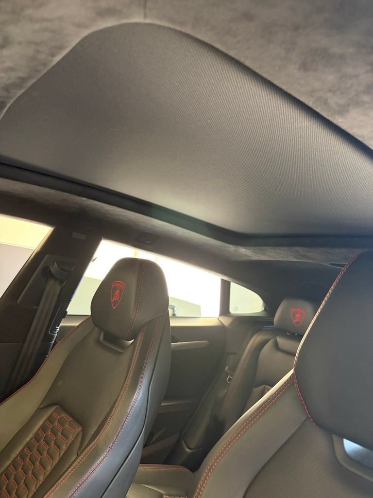 Used 2019 Lamborghini Urus AWD/4WD image 24