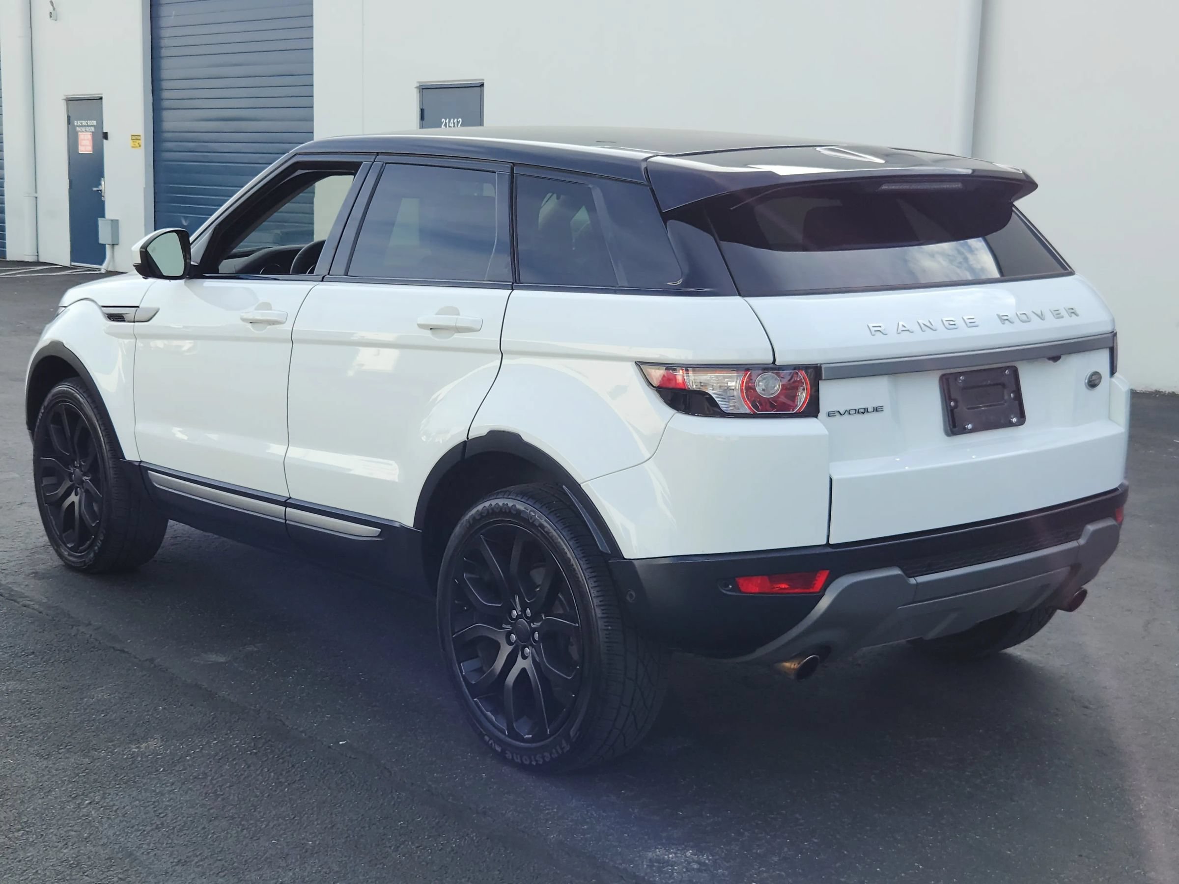 Used 2015 Land Rover Range Rover Evoque Pure Premium AWD/4WD image 3