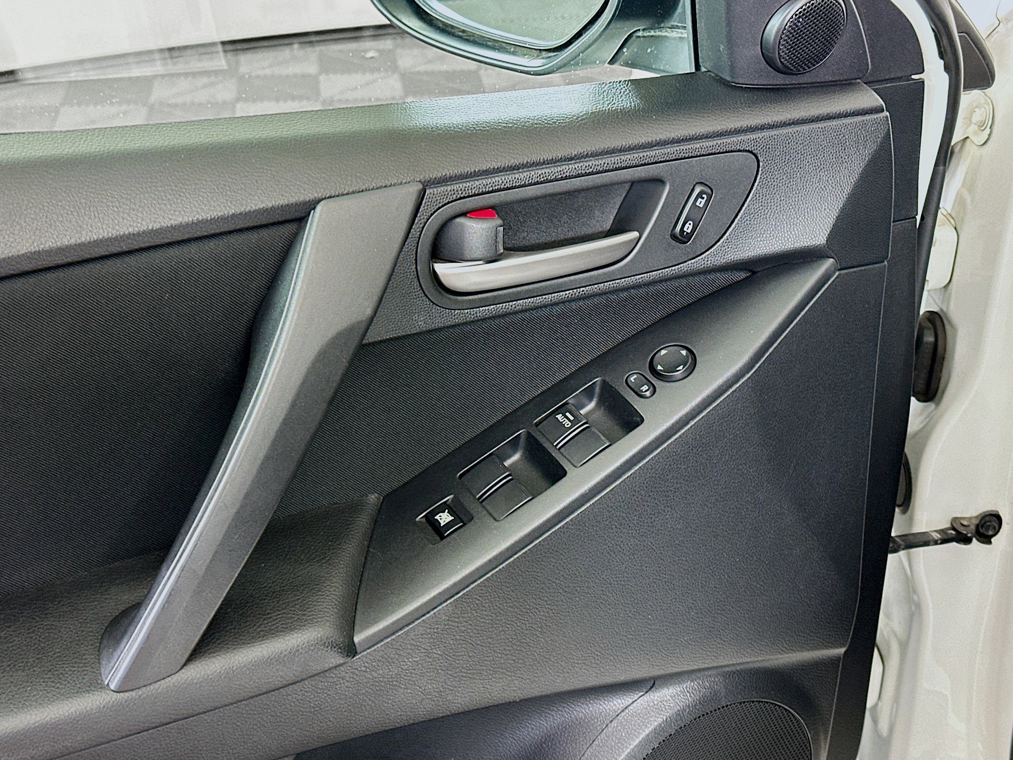 Used 2012 MAZDA MAZDA3 i Touring FWD image 15