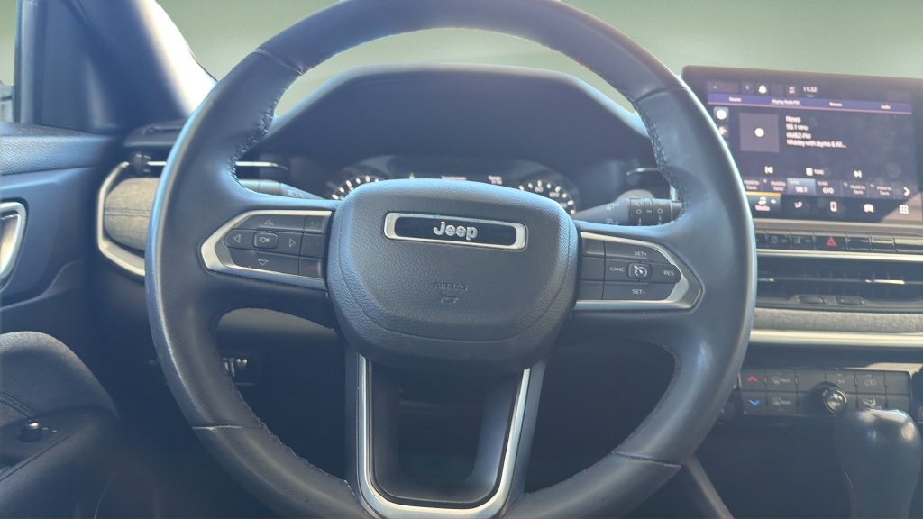 Used 2024 Jeep Compass Latitude AWD/4WD image 16