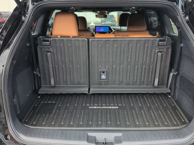 Certified 2026 Toyota Highlander Platinum AWD/4WD image 28