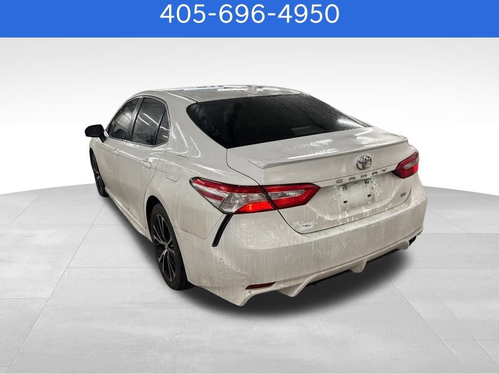 Used 2020 Toyota Camry SE image 4