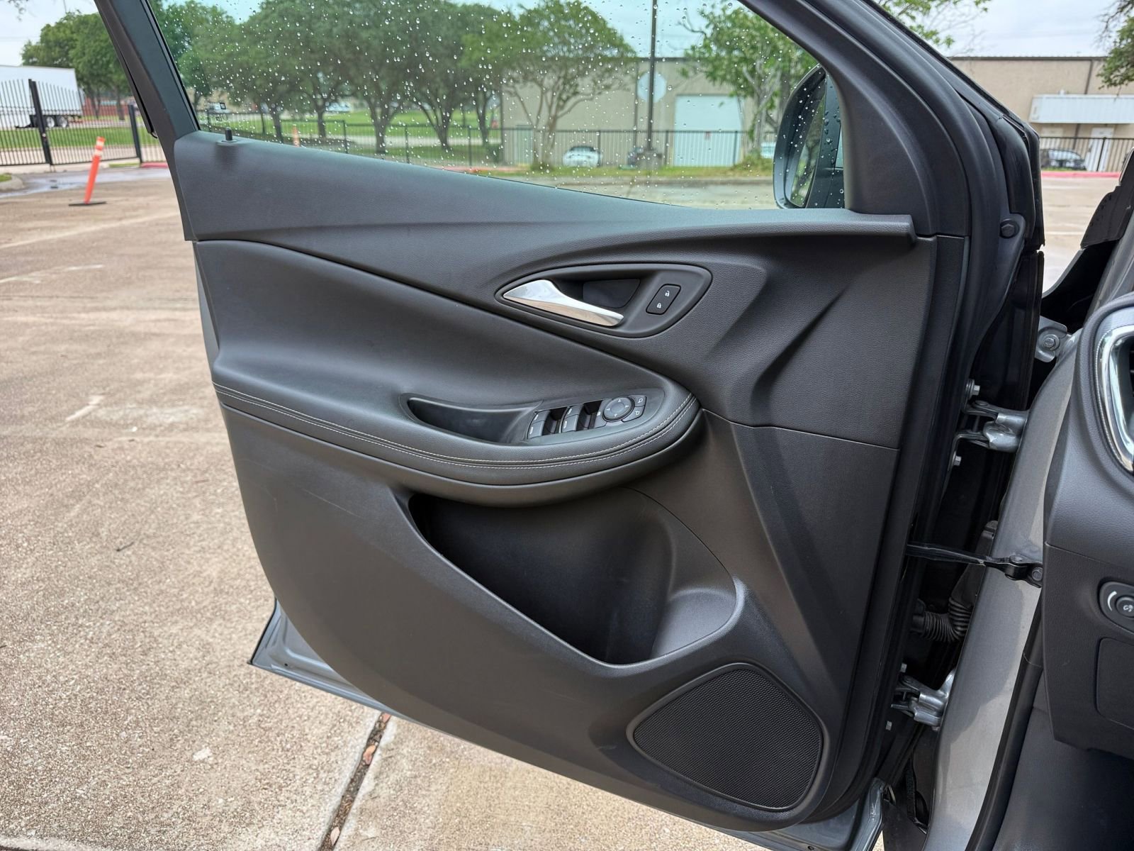 Used 2025 Buick Encore GX Preferred FWD image 18