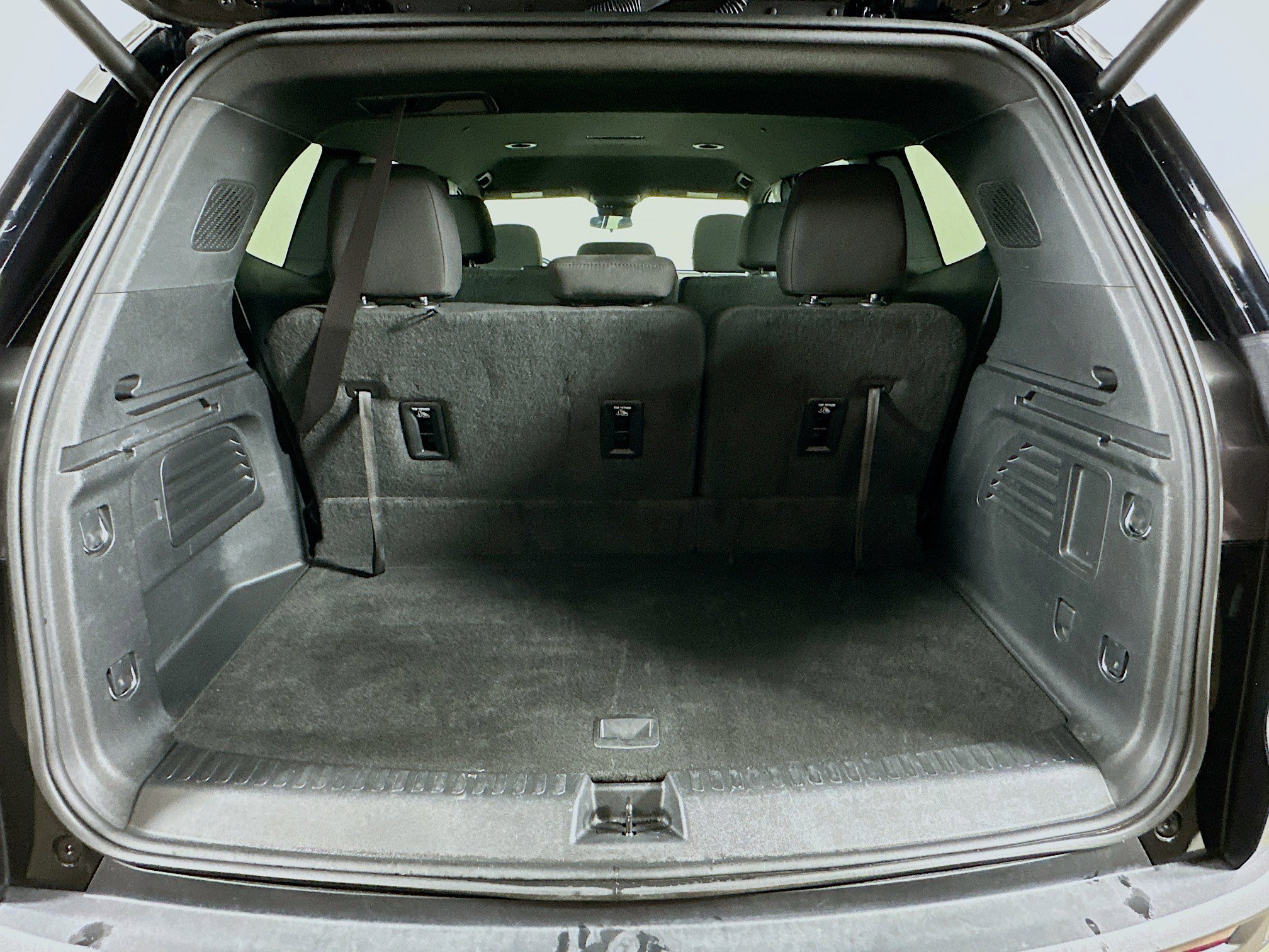 Used 2025 GMC Acadia Elevation image 30