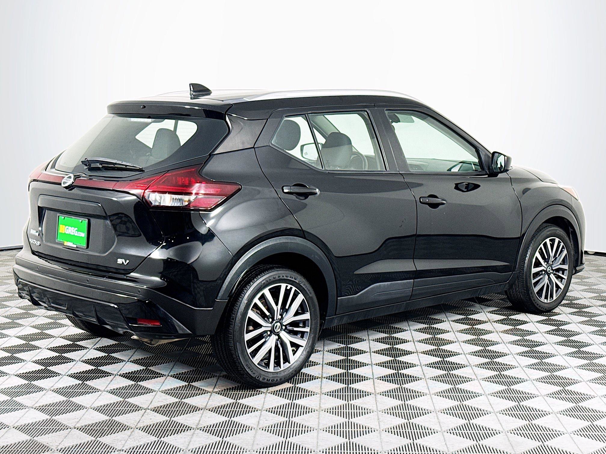 Used 2021 Nissan Kicks SV image 10