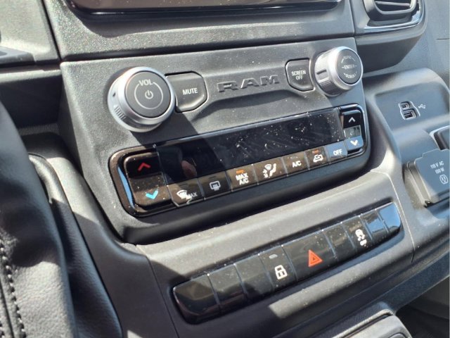 New 2026 RAM ProMaster 1500 w/ Convenience Group FWD image 16