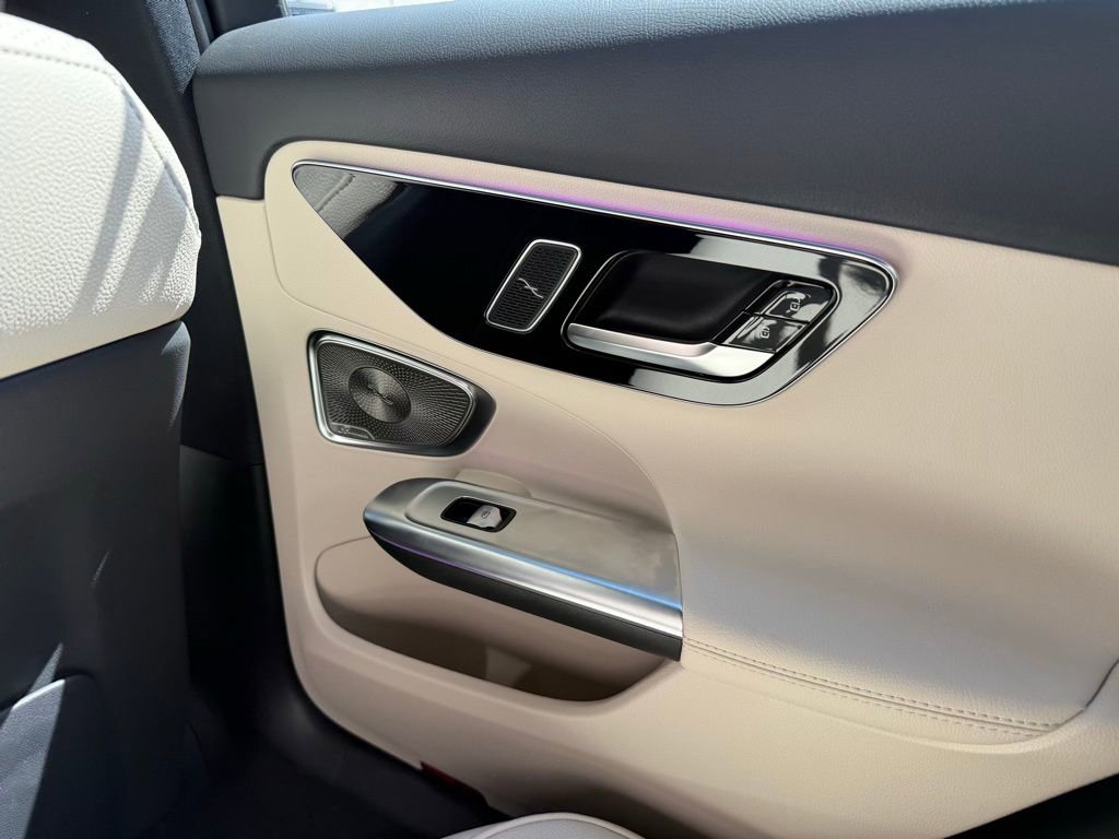 Used 2025 Mercedes-Benz C 300 Sedan image 17