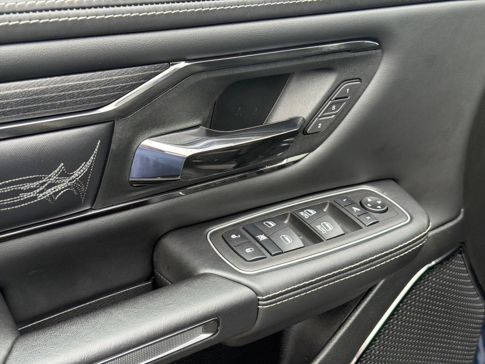 Used 2023 RAM 1500 Limited AWD/4WD image 15