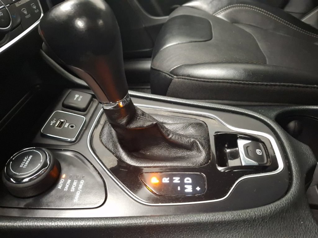 Used 2023 Jeep Cherokee Altitude Lux AWD/4WD image 28