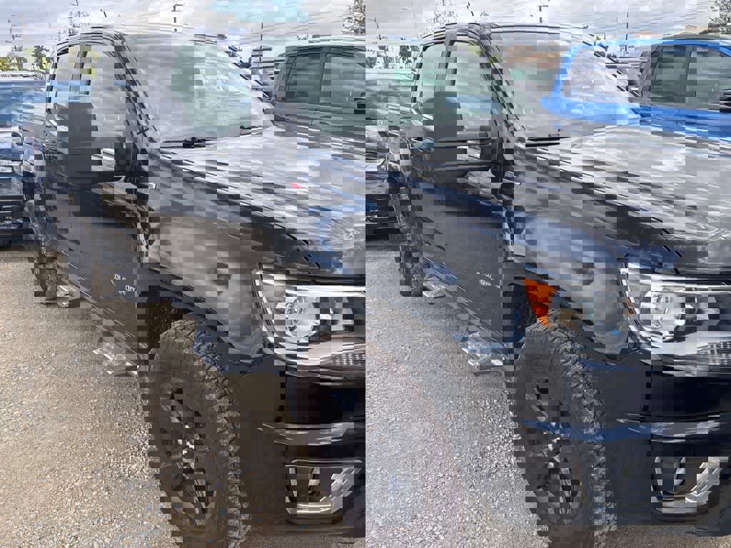 Used 2016 Chevrolet Colorado LT w/ Midnight Edition AWD/4WD image 9