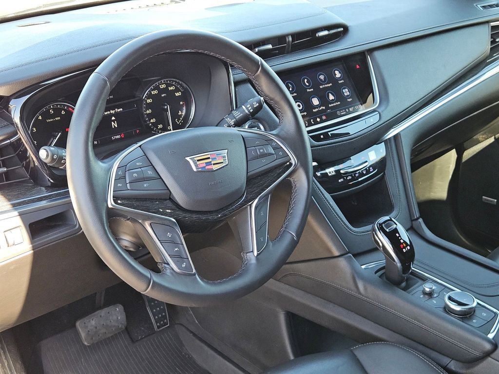 Used 2022 Cadillac XT5 Premium Luxury w/ LPO, Floor Liner Package FWD image 9