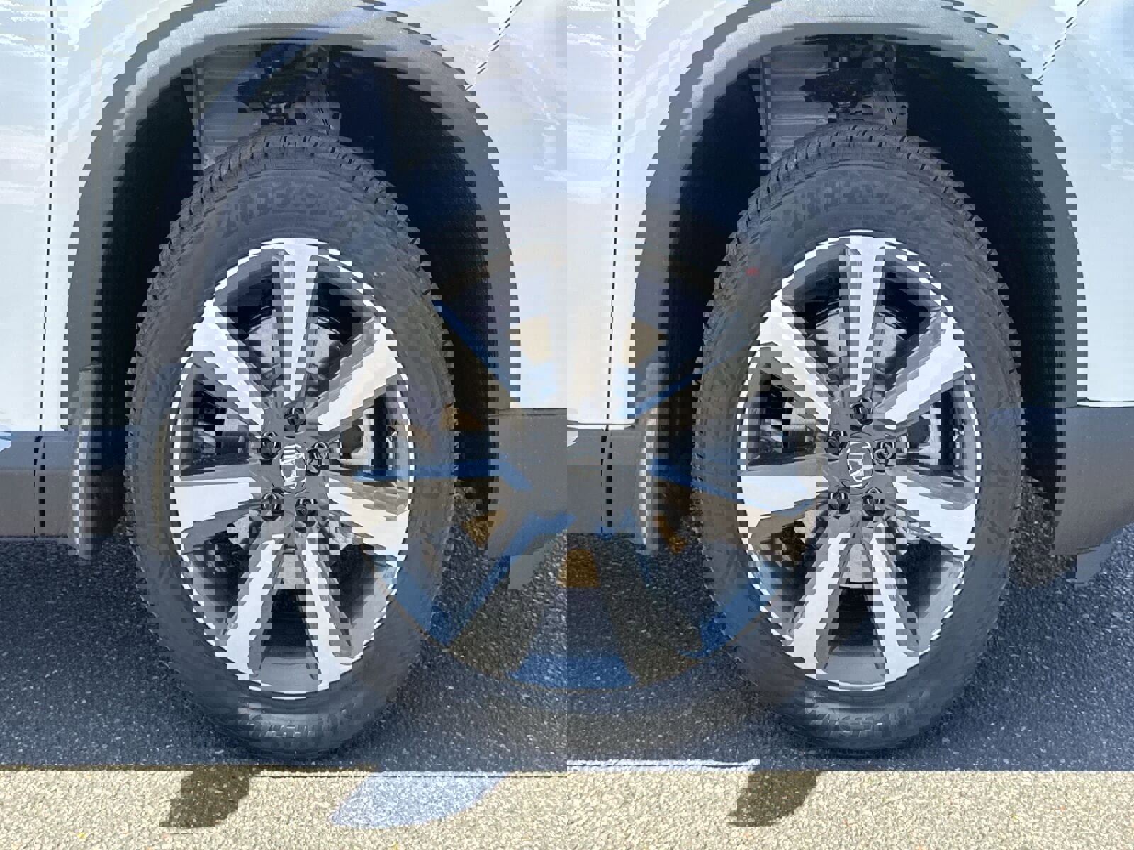 New 2025 Honda Pilot Touring image 5