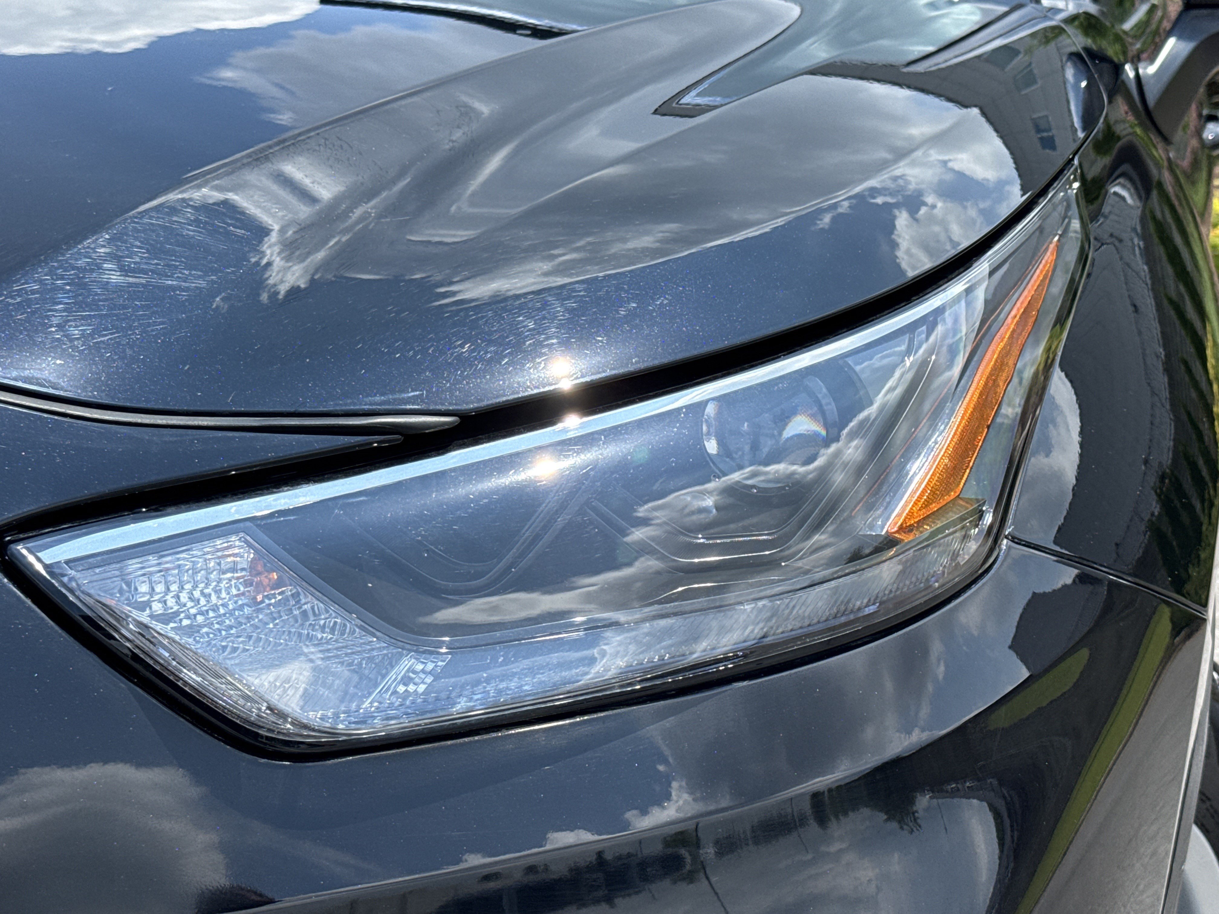 Used 2025 Toyota Highlander LE FWD image 6