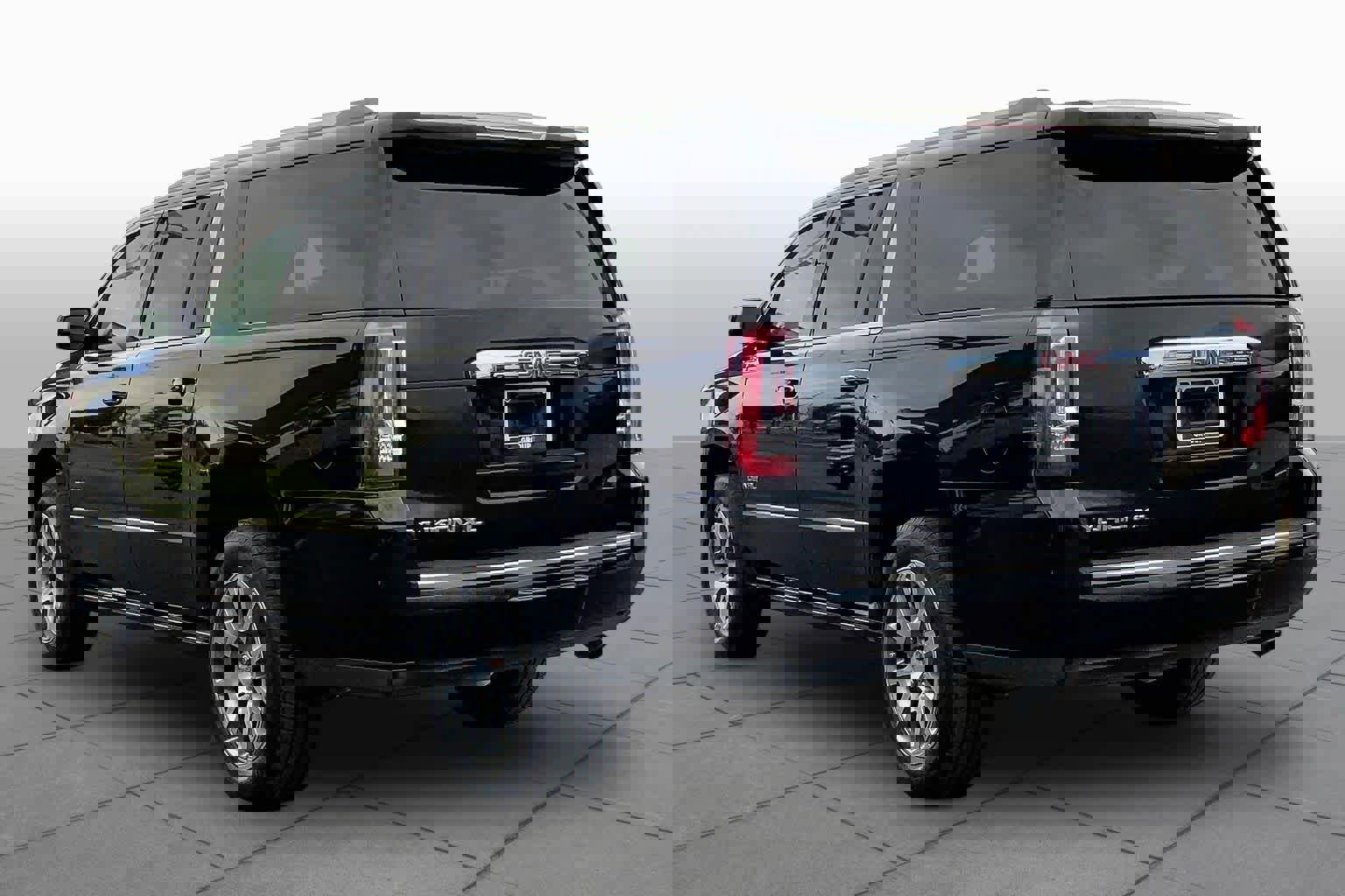 Used 2016 GMC Yukon XL Denali w/ Open Road Package image 12